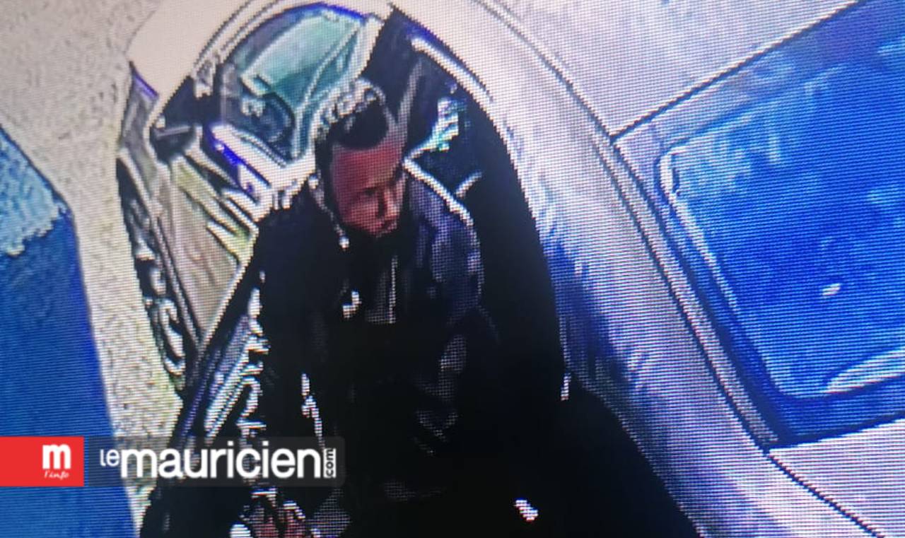 [Vidéo] Pointe-Aux-Cannonniers : un suspect s’échappe d’une voiture de police