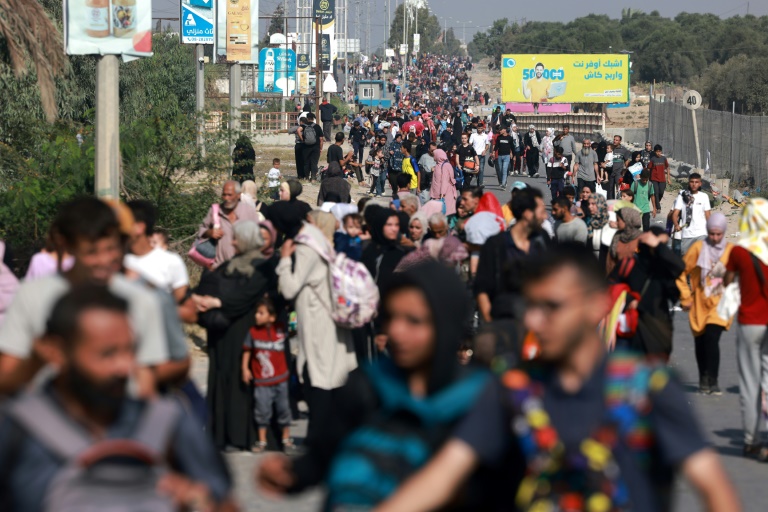 Gaza: Israël resserre l’étau, poussant à l’exode des milliers de Palestiniens