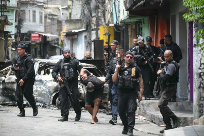 BRAZIL-CRIME-DRUGS-FAVELA-POLICE-RAID